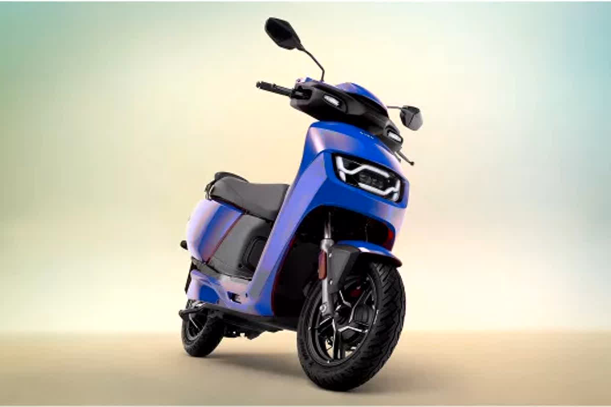 Electric Scooters Under 50000: सिर्फ 50 हजार से कम में मिल रहा ऐसा इलेक्ट्रिक स्कूटर, जो एक चार्ज में देता है दिन का सफर, जानिए कौन सा मॉडल हैं बेस्ट!