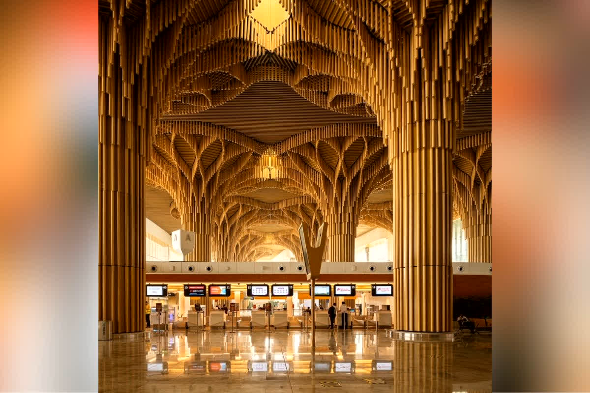 World’s Most Beautiful Airports 2026 : दुनिया के 7 सबसे खूबसूरत एयरपोर्ट्स में शामिल हुए भारत के ये 2 एयरपोर्ट! इंटरनेशनल लिस्ट में मिली बड़ी जगह