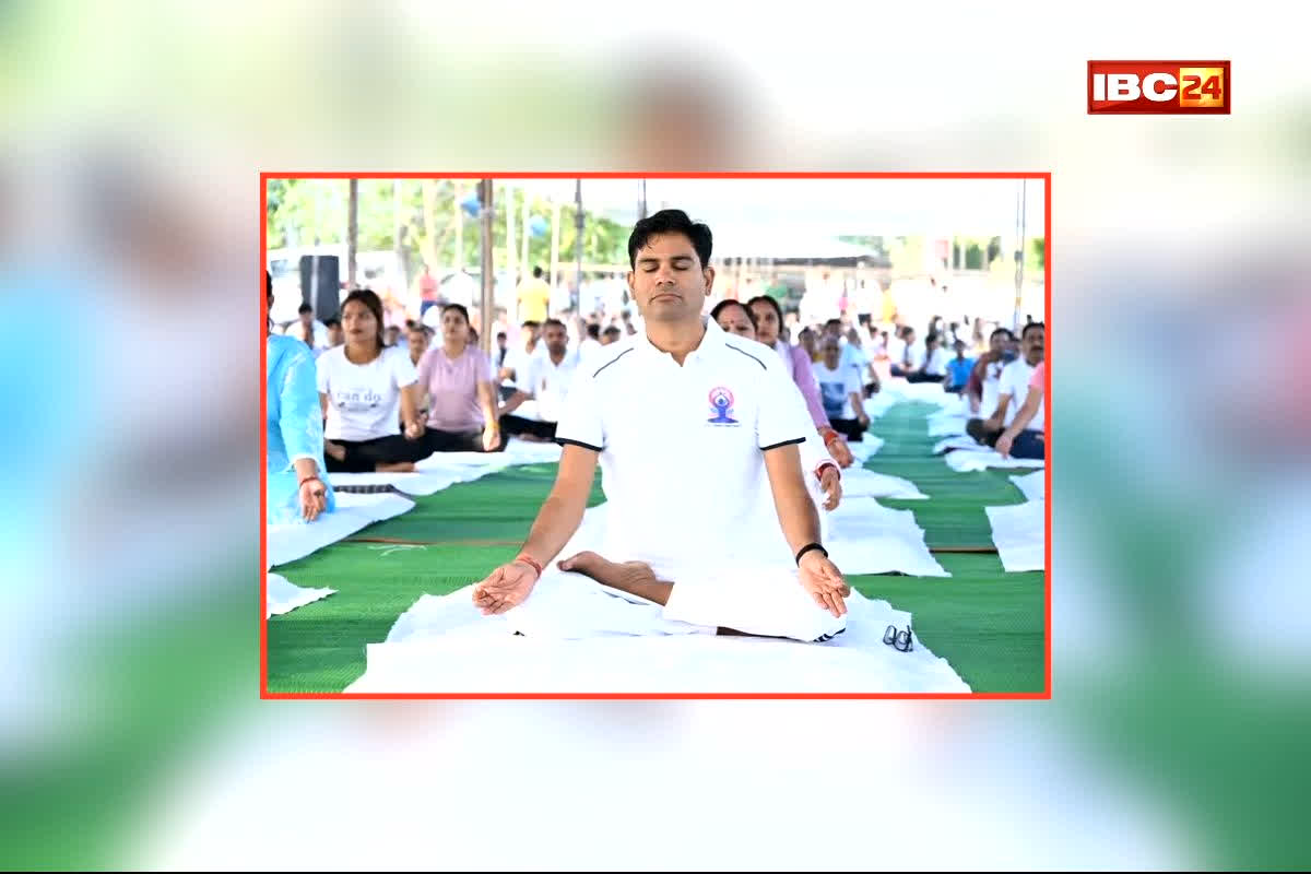 International Yoga Day 2026: अंतर्राष्ट्रीय योग दिवस पर मंत्री ओ. पी. चौधरी ने किया सामूहिक योगाभ्यास, नई एंबुलेंसों को हरी झंडी दिखाकर किया रवाना