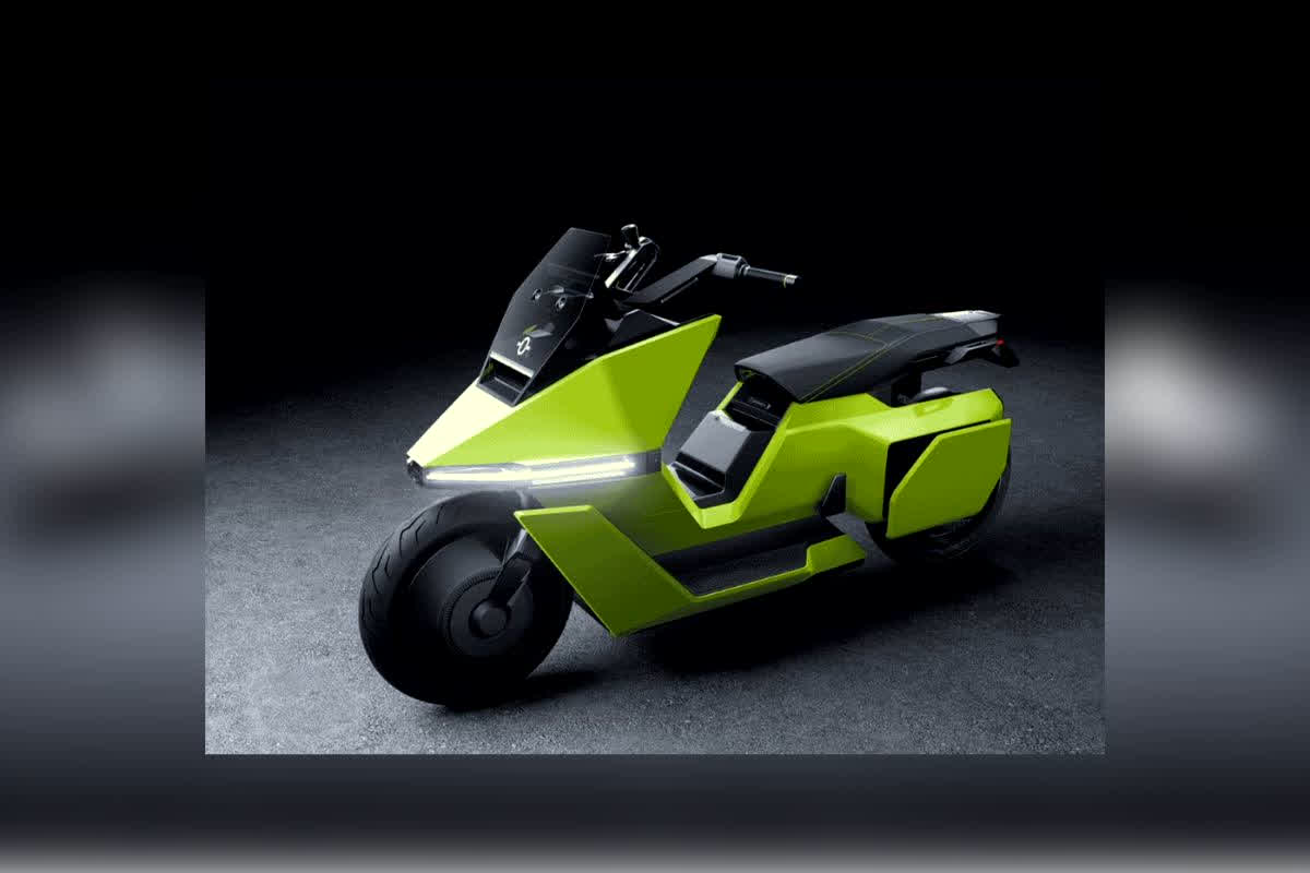 Omoway Omo X Scooter: देखकर आंखें खुली की खुली रह जाएंगी! ऐसा स्कूटर जो खुद खड़ा रहता है, न स्टैंड चाहिए न किसी का सहारा, फीचर्स जानकर चौंक जाएंगे