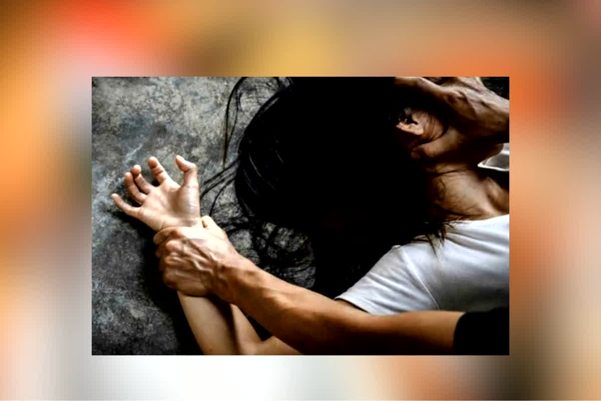 Jagdalpur Hotel Rape Case News : सोशल मीडिया पर बिछाया प्यार का जाल, फिर होटल बुलाकर मिटाई हवस, अश्लील वीडियो बनाकर करता था ऐसा काम