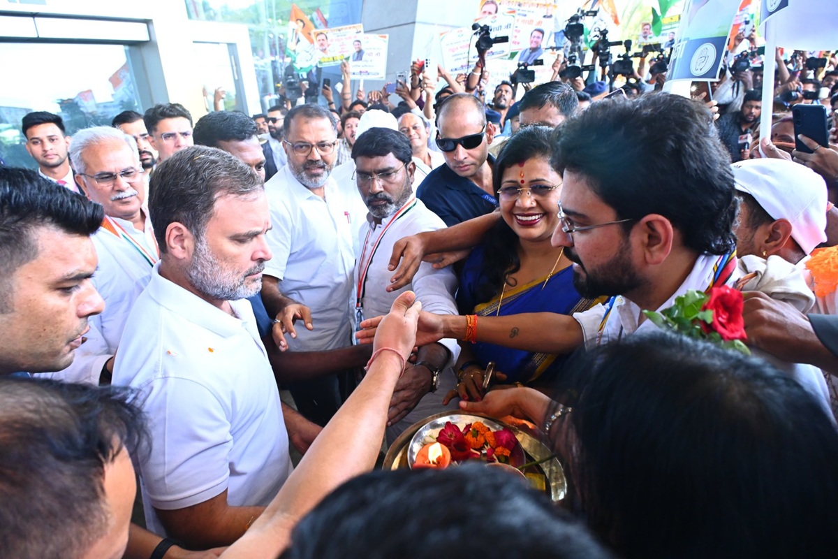 Rahul Gandhi CG Visit: छत्तीसगढ़ दौरे पर राहुल गांधी.. प्रदेश के कांग्रेस नेताओं को दी ये नसीहत, अब जिलाध्यक्षों से कर रहे चर्चा