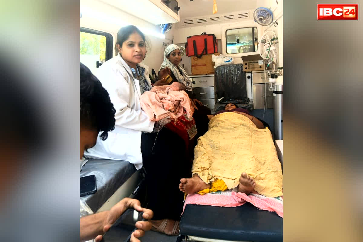 Safe Delivery in Ambulance Raipur: अस्पताल जाने के दौरान 108 संजीवनी एम्बुलेंस में ही डिलीवरी.. प्रसूता और नवजात दोनों सुरक्षित, कर्मचारियों ने दिखाई तत्परता और सूझबूझ
