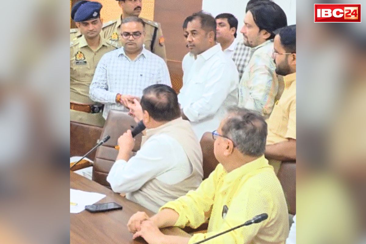 Sanjay Singh in Parayagraj News: आप सांसद संजय सिंह की सिस्टम से फिर तनातनी.. पेपरलीक पर कर रहे थे सर्किट सर्किट हाउस, अचानक आ धमके अफसर, जानें फिर क्या हुआ