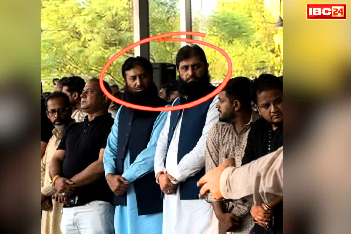 Shoaib Akhtar Brother Funeral Video: शोएब अख्तर के भाई का अंतिम संस्कार.. श्रद्धांजलि देने पहुंचे लश्कर-ए-तैयबा के आतंकी!.. आप भी देखें ये सनसनीखेज वीडियो