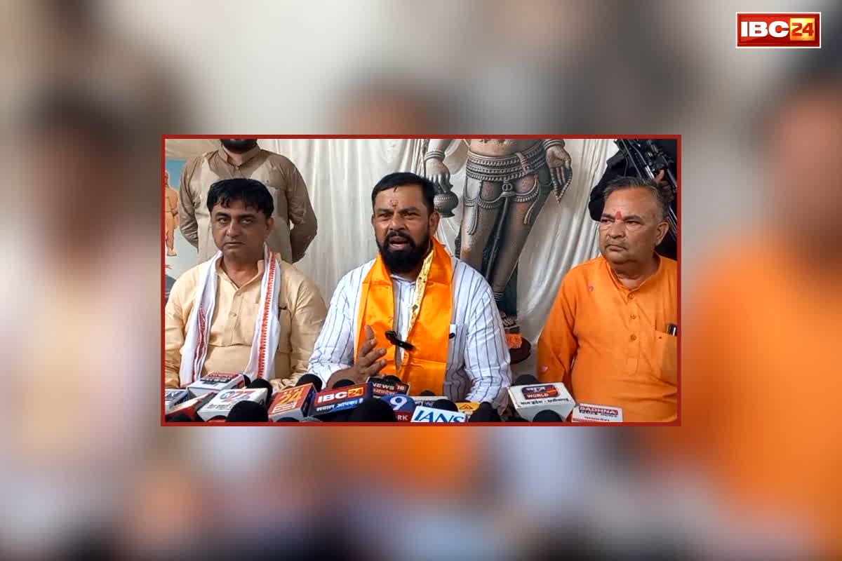 MLA T. Raja Singh Dhar Visit News: भोजशाला पहुंचे दिग्गज भाजपा विधायक, मंदिर में की सरस्वती वंदना, सीएम और केंद्र सरकार से की ये बड़ी मांग