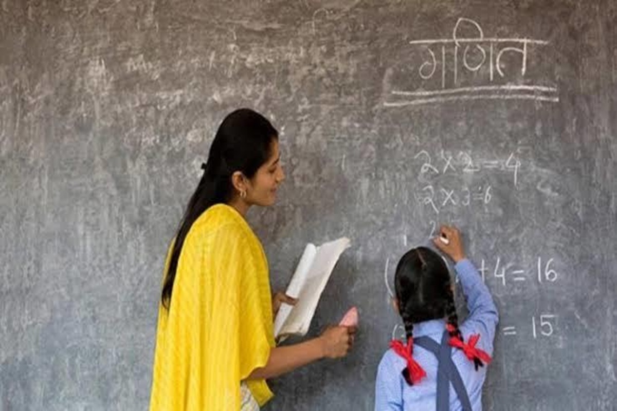 UP Teacher Vacancy 2026: शिक्षक भर्ती की तैयारियां शुरू, इतने हजार पदों के लिए आएगी वैकेंसी, जानिए कब तक हो सकती है परीक्षा?