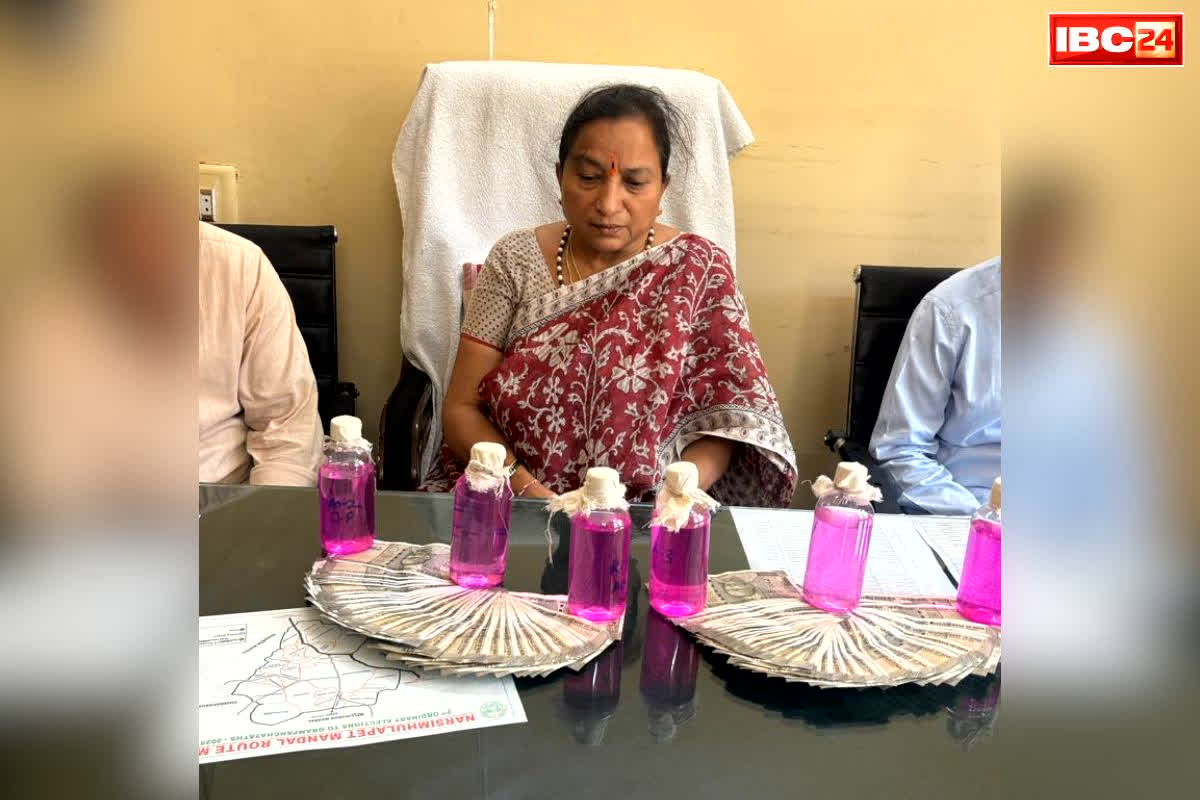 Telangana Lady MPDO Bribery Case: बेटे के साथ मिलकर महिला MPDO ले रही थी इतने लाख की रिश्वत.. ACB ने दबोचा, गाँव के लोगों पटाखे फोड़कर मनाया जश्न