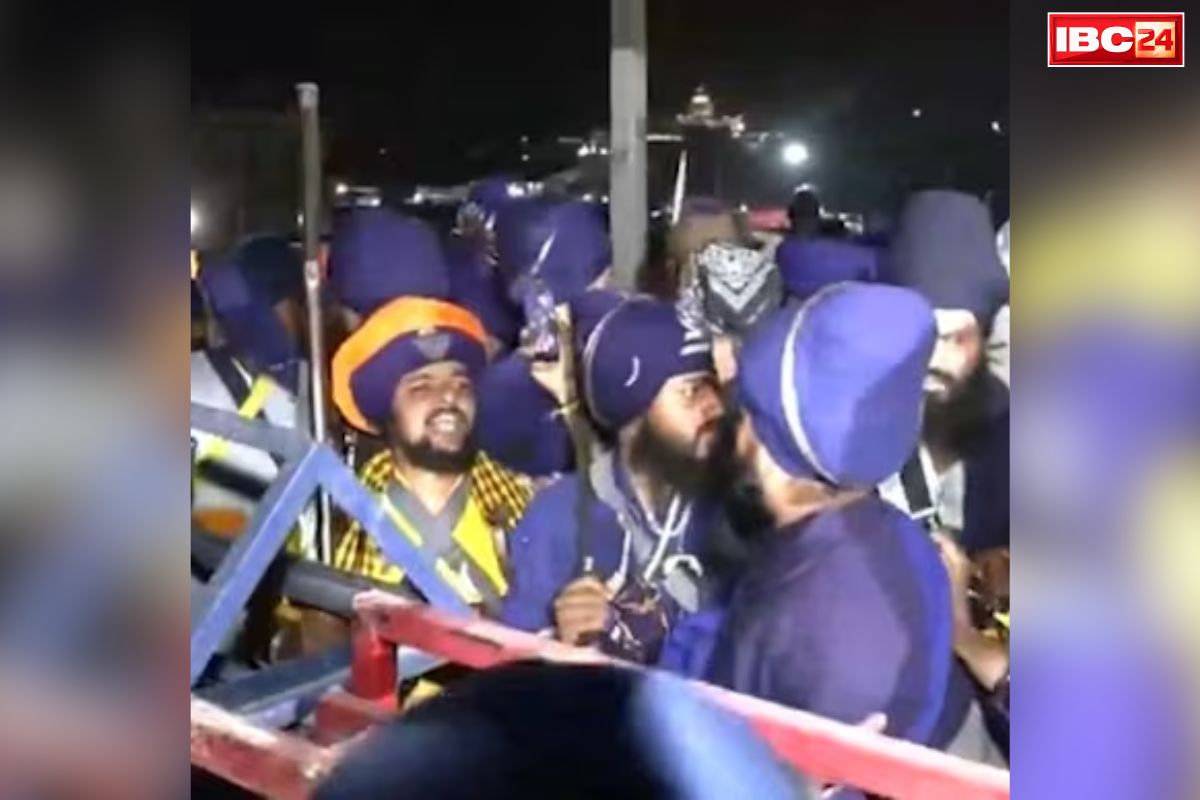 Uttarakhand Nihang Latest Video: निहंगों का उत्तराखंड–हिमाचल पर बवाल.. बलपूर्वक हटाया पुलिस का बेरिकेडिंग, टकरावपूर्ण बन रही स्थिति, देखें Video