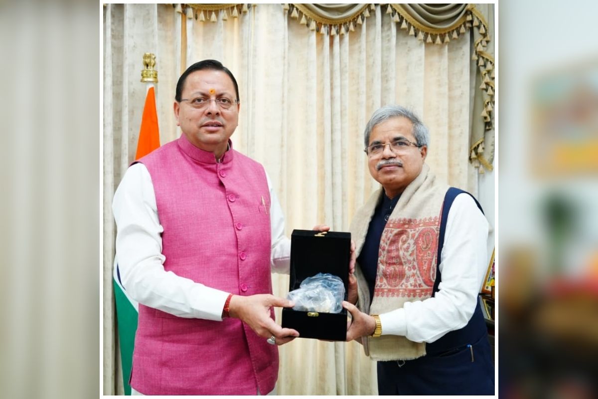 Uttarakhand Railway Projects: रेल नेटवर्क विस्तार से पर्यटन और निवेश को मिलेगा बढ़ावा, रेलवे बोर्ड के चेयरमैन ने सीएम धामी से की मुलाकात, कई मुद्दों पर हुई चर्चा