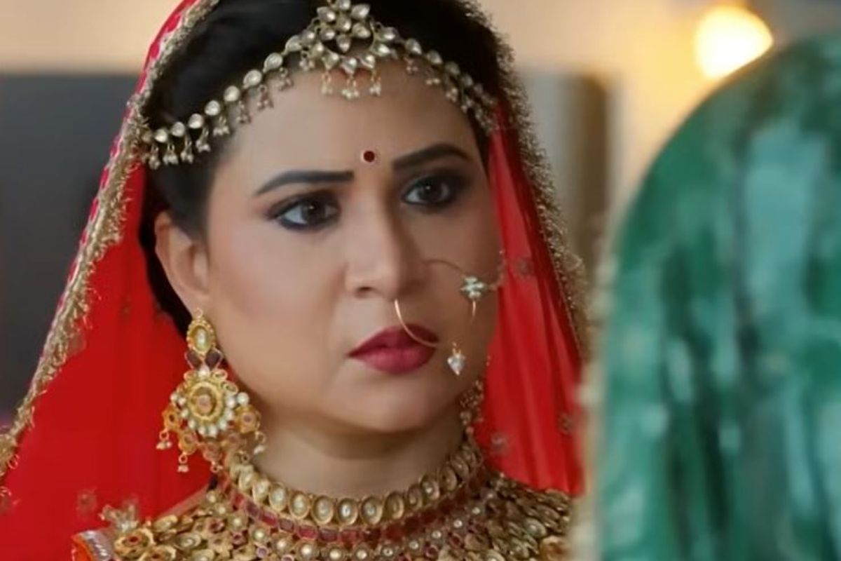 Vasudha Upcoming Twist: सेट पर हुआ चंद्रिका का अपमान! जानिए.. अब इस मशहूर और नए चेहरे के साथ शुरू होगा, ‘रजवाड़ी चटका पिकल्स’ का महा-सफर..