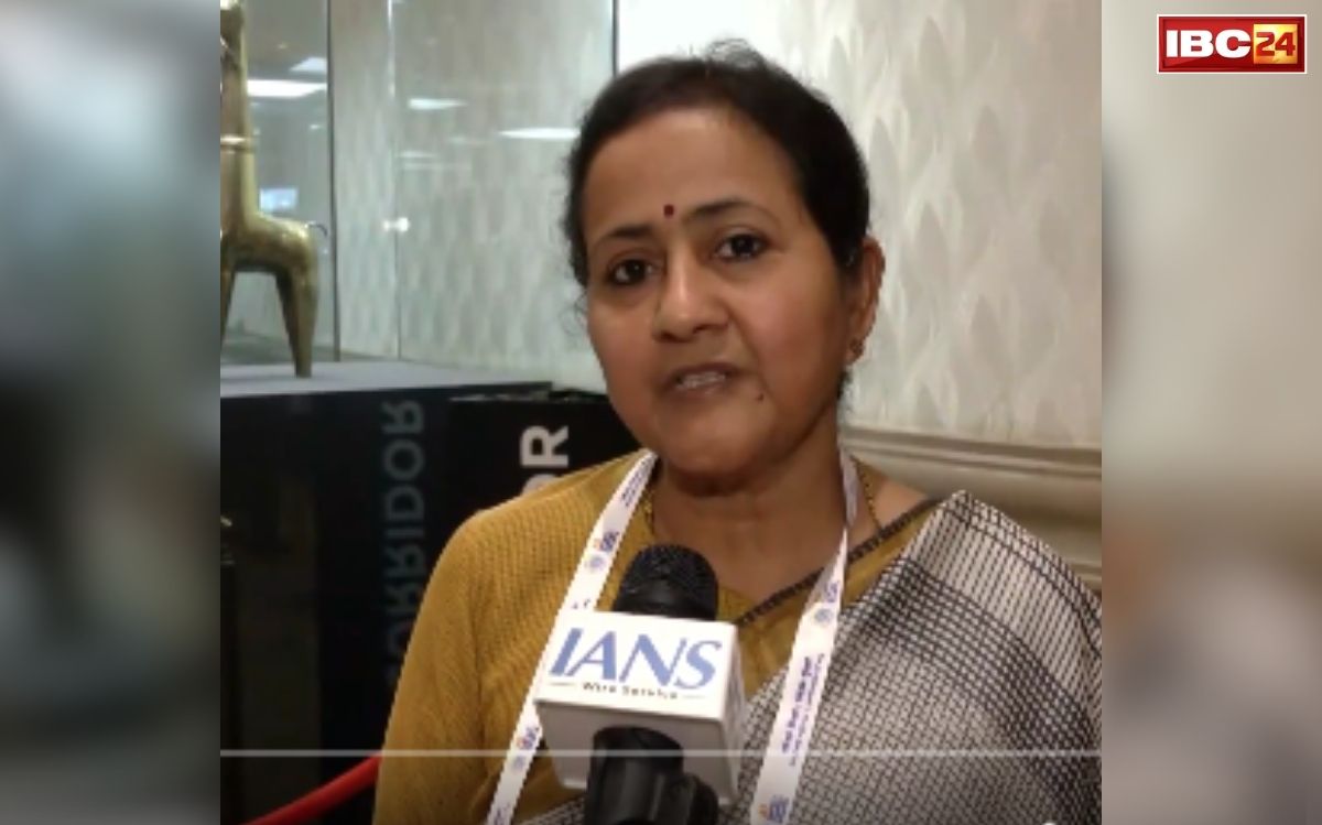 Who is S. Radha Chauhan: CBSE विवाद में हुई इस महिला IAS अफसर की एंट्री! सीधे PM मोदी को करती हैं रिपोर्ट, अब बड़े खुलासों की उम्मीद तेज