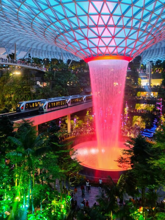 Prix Versailles Airports List: प्रिक्स वर्सेल्स ने जारी की दुनिया की 7 सबसे खूबसूरत एयरपोर्ट्स की लिस्ट.. भारत के भी दो विमानपत्तन है इस सूची में शामिल, आप भी देखें तस्वीरें..