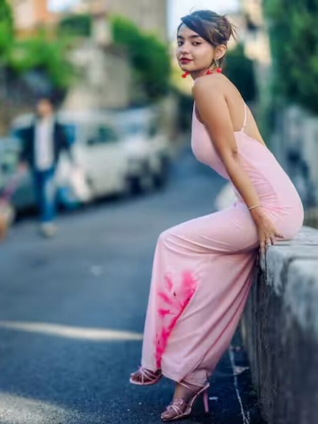 Anushka Sen Hot Pic: इस एक्ट्रेस ने बैकलेस ड्रेस में बिखेरा हुस्न का जलवा, सोशल मीडिया पर वायरल हो रही बोल्ड तस्वीरें