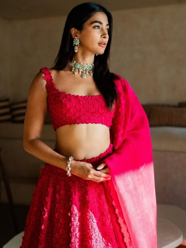 Pooja Hegde Hot Pic: पिंक लहंगे में बॉलीवुड दीवा ने बढ़ाया सोशल मीडिया का पारा, हॉट तस्वीरें हो रही जमकर वायरल