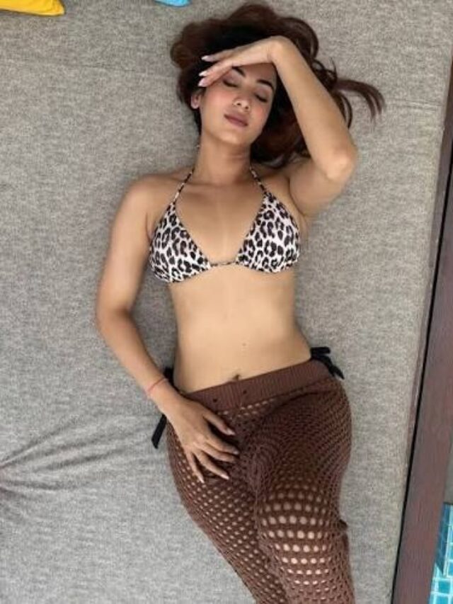 Sonal Chauhan Hot Pic: जन्नत गर्ल ने बिकिनी में शेयर की हद से ज्यादा बोल्ड तस्वीरें, हॉटनेस देख उड़ी फैंस की नींद