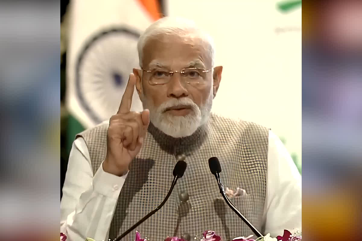 PM Modi Condolences Delhi Fire : राजधानी में भीषण आग से 20 लोगों की मौत, PM मोदी और CM रेखा गुप्ता ने जताया गहरा शोक, परिजनों को 2-2 लाख मुआवजा घोषित