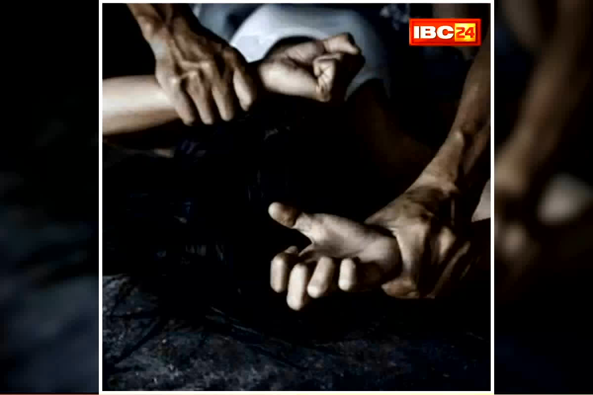 Ujjain Tribal Woman Gangrape News : चोरी की नीयत से आए और बन गए हैवान, बंदूक की नोक पर आदिवासी महिला से दुष्कर्म का आरोप; बेटे ने पुलिस के सामने खोली पूरी कहानी