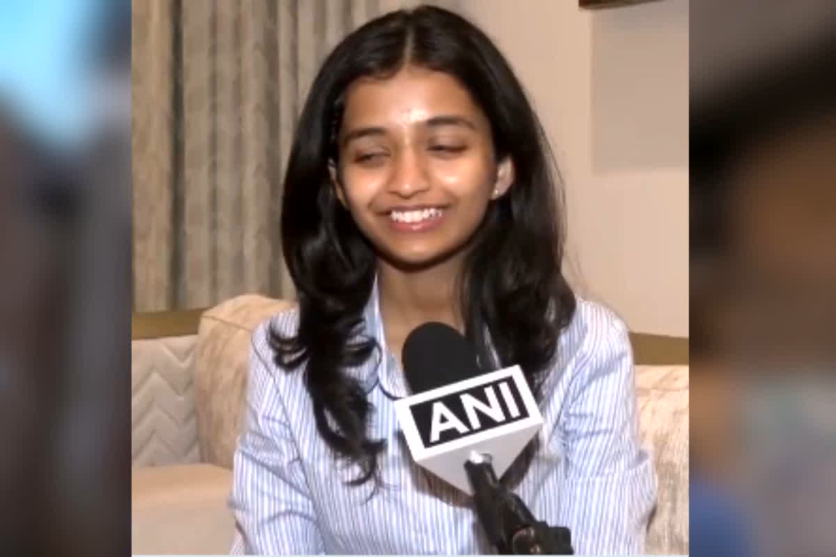 CBSE Re Evaluation 2026 : मुख्य रिजल्ट में कटे थे 24 नंबर, री-इवैल्यूएशन का रिस्क लेते ही बदल गई छात्रा की किस्मत, कॉपियां दोबारा खुलते ही रच दिया इतिहास