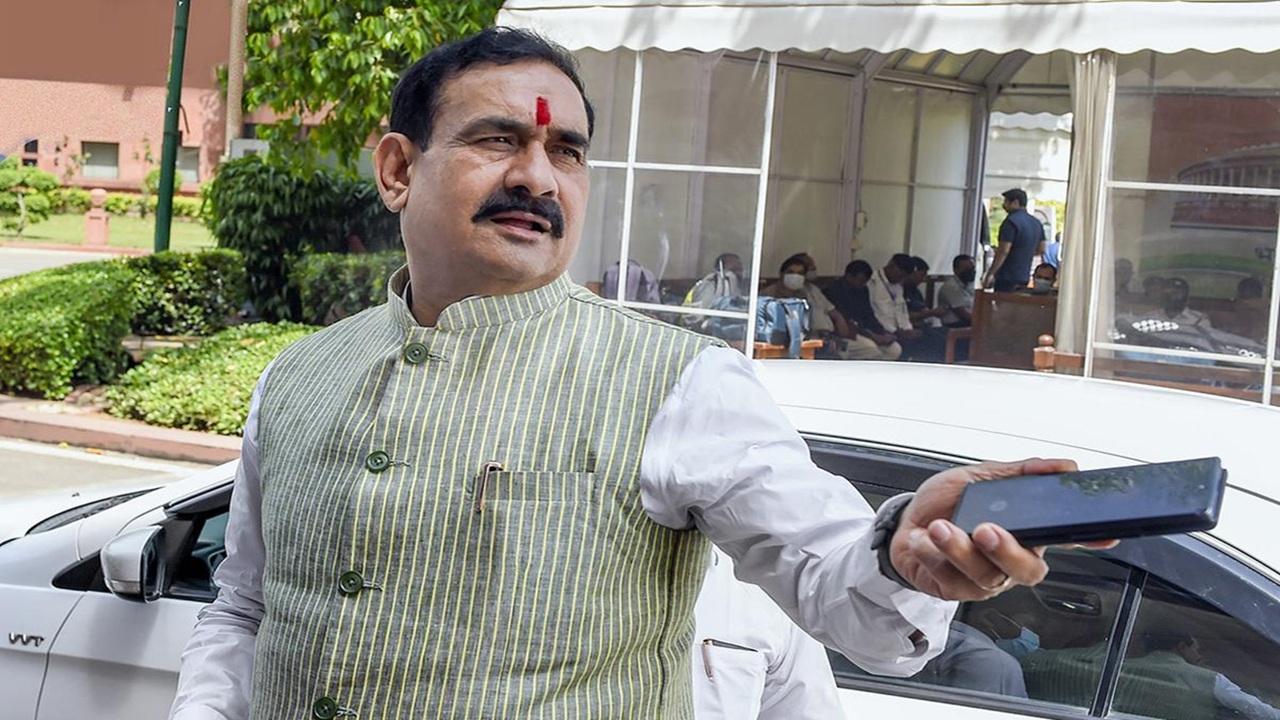 Narottam Mishra Delhi Visit: टिकट कटने के बाद दिल्ली पहुंचे डॉ. नरोत्तम मिश्रा, BJP राष्ट्रीय अध्यक्ष से मुलाकात के बाद बदले सुर, कहा- मुझमें ही होगी कोई कमी
