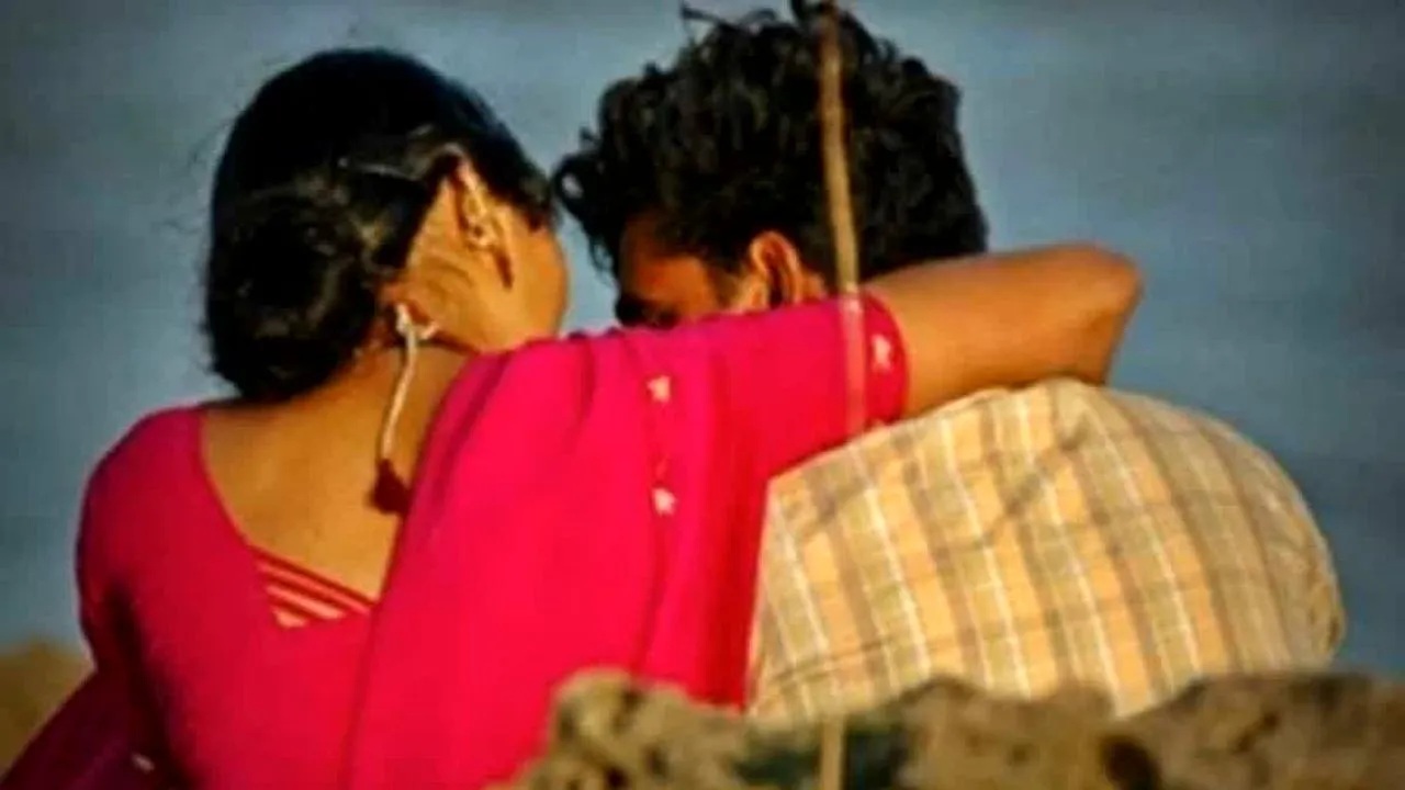 Woman Run Away With Lover: पहले दी बकरे की बलि.. नशीली चीज मिलाकर परिवार को खिलाया, बेहोश हुए परिजन तो ये खौफनाक कांड कर गई बेटी
