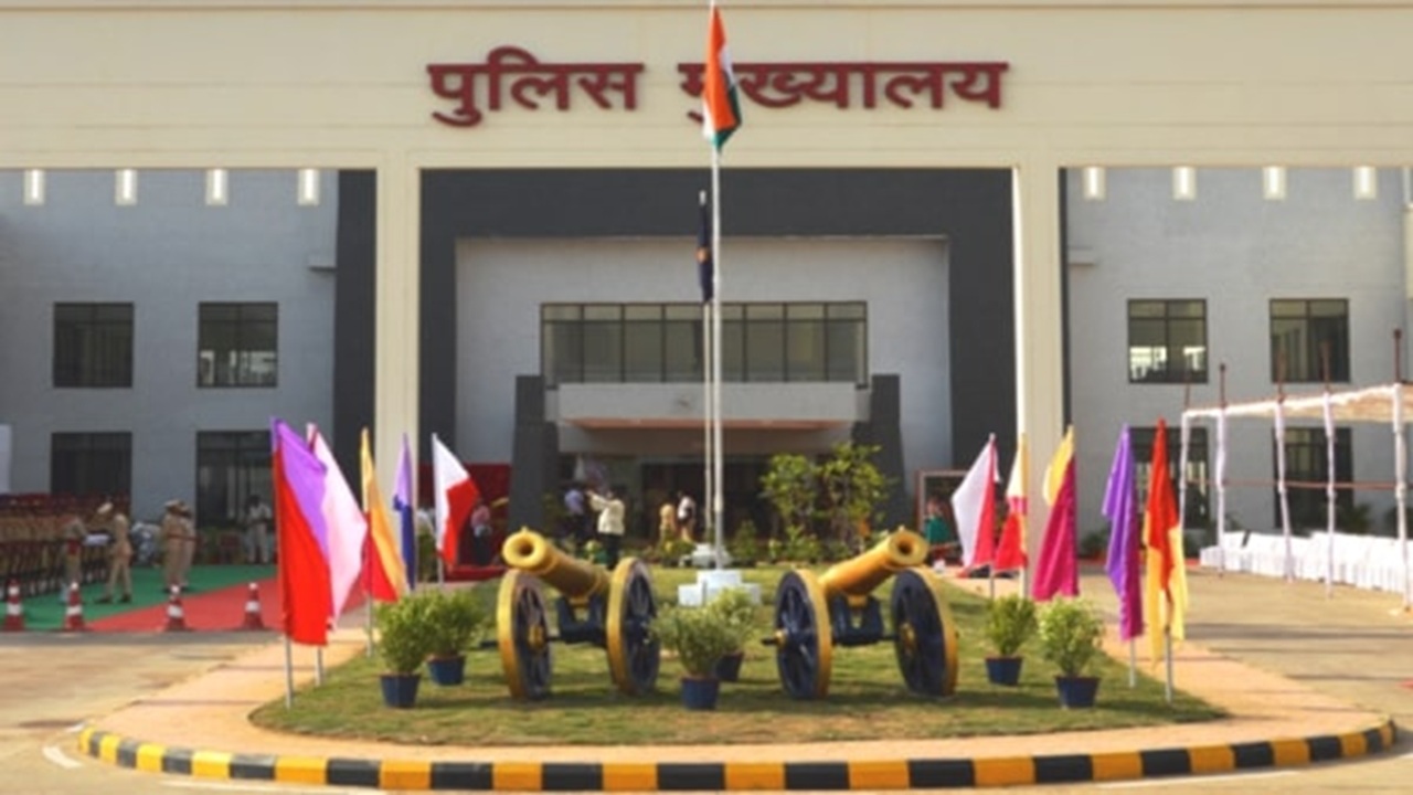 CG Police Promotion List: पुलिसकर्मियों को प्रमोशन का तोहफा, छत्तीसगढ़ के इतने सब इंस्पेक्टर बने इंस्पेक्टर, DGP ने जारी किया आदेश