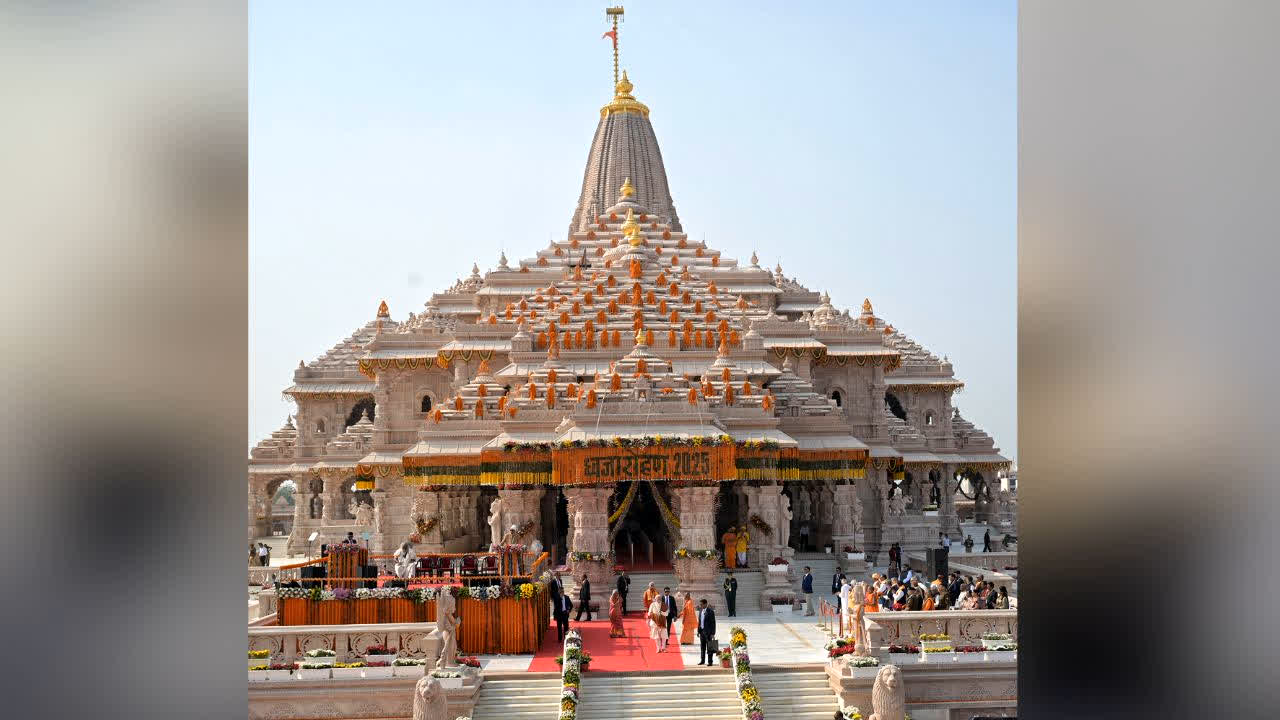 Ram Mandir Trust Meeting : राम मंदिर ट्रस्ट की आज सबसे अहम बैठक! चंपत राय-अनिल मिश्रा पर हो सकता है बड़ा फैसला, कई चौंकाने वाले फैसलों के संकेत