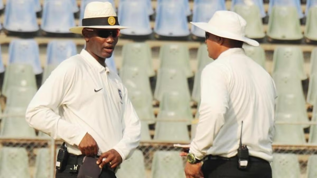 Indian Domestic Cricket Rules: भारत में बदले क्रिकेट के नियम! जानबूझकर नो बॉल फेंकी तो होगा ये बड़ा एक्शन, इस समय मैदान में एंट्री ले सकेंगे कोच