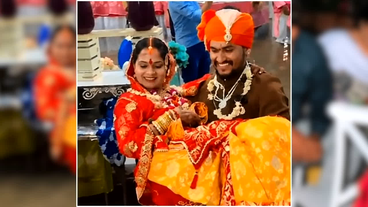 Bride Groom Romantic Video: बारिश के बीच हुई अनोखी शादी, दूल्हे के इस कदम ने जीत लिया सभी का दिल, वीडियो देखकर आप भी कहेंगे ‘यही है सच्चा प्यार’