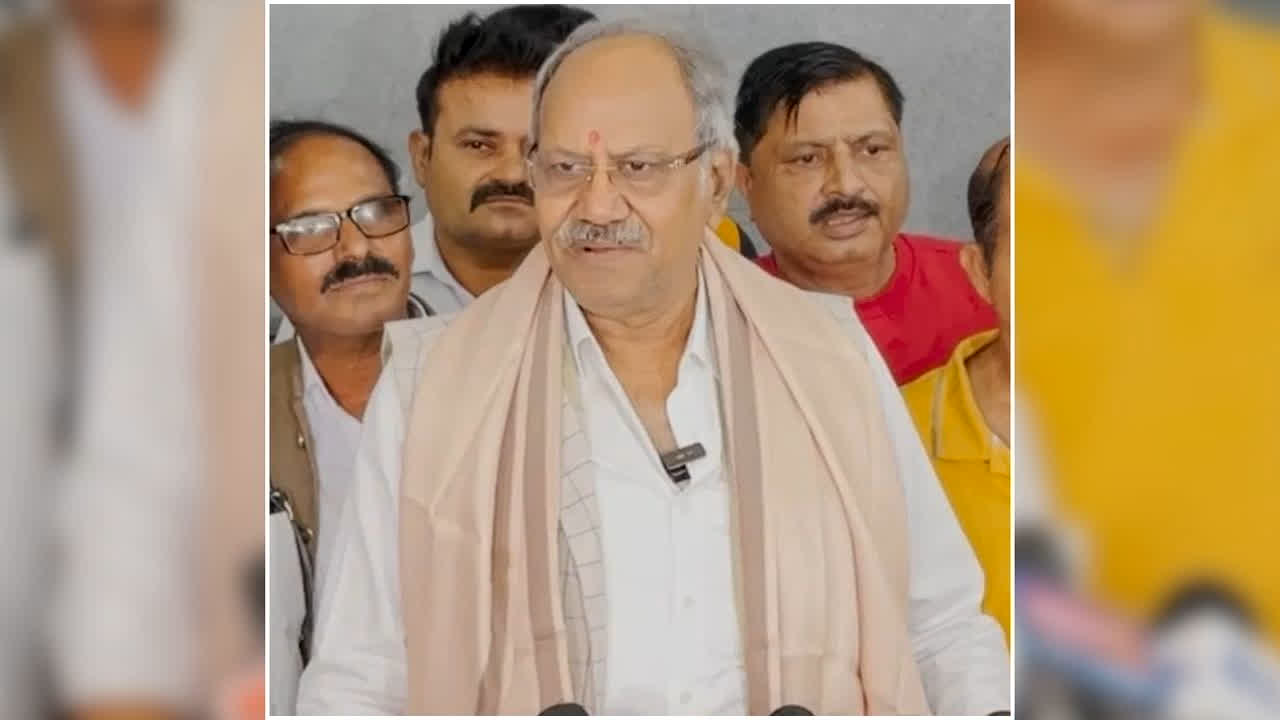 Brijmohan Agrawal On Nakti Bulldozer Action: नकटी बुलडोजर एक्शन पर भड़के सांसद बृजमोहन, कार्रवाई को बताया गलत… जानें क्या कहा?