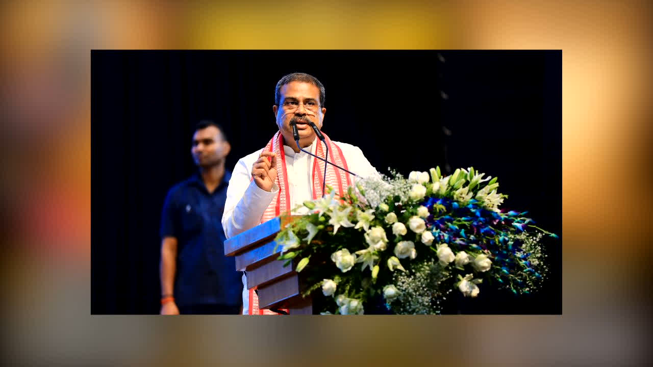 Dharmendra Pradhan Resignation News : छात्र आंदोलन के बीच बड़ा अपडेट! इस्तीफे की मांग के बीच सरकार ने लिया बड़ा फैसला! धर्मेंद्र प्रधान को लेकर सूत्रों का दावा