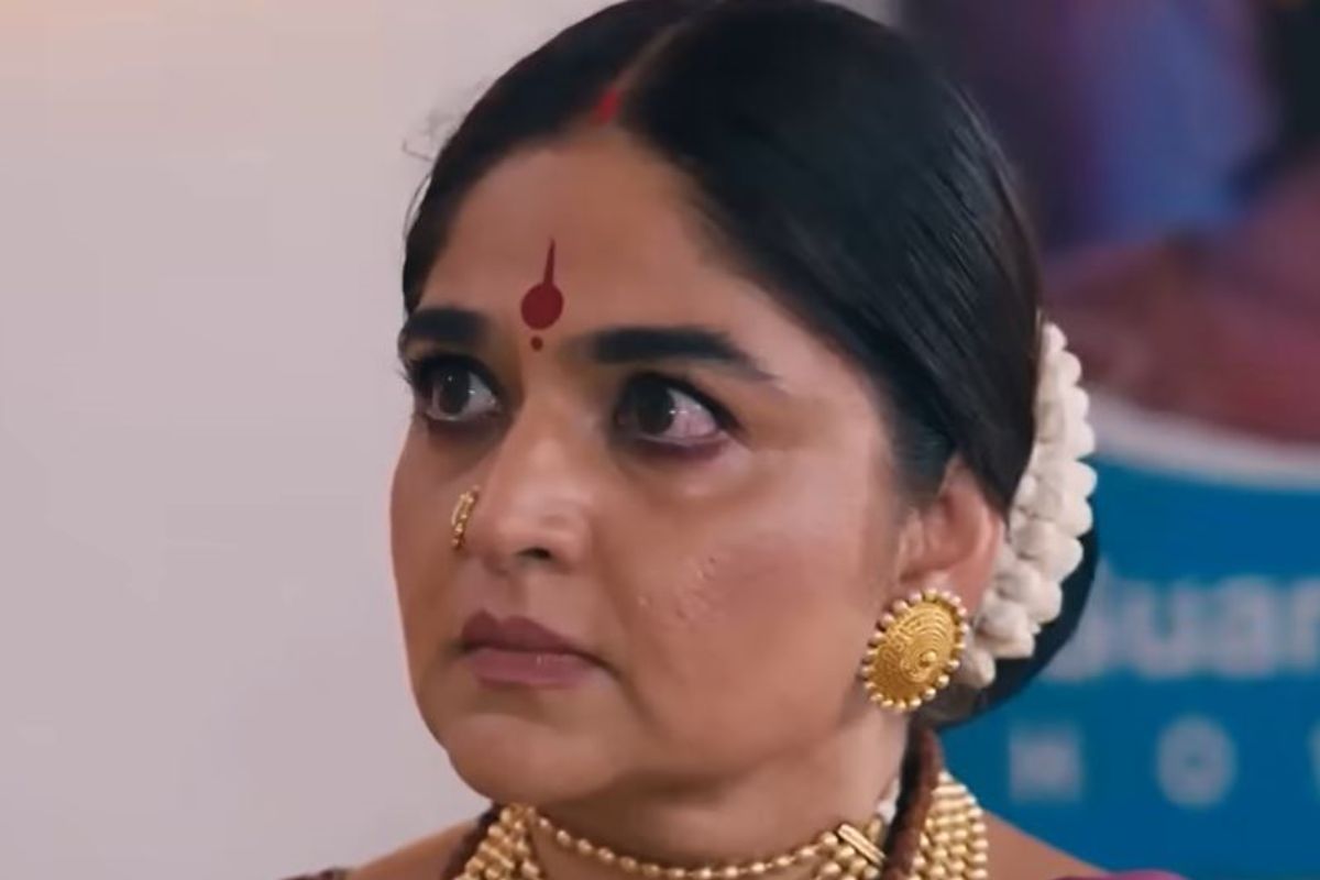 Ganga Mai ki Betiyan: शक के घेरे में खड़ी दुर्गावती! क्या गंगा की आखिरी धड़कन बंद होने से पहले, टूट पाएगा इंदु के झूठ का चक्रव्यूह?