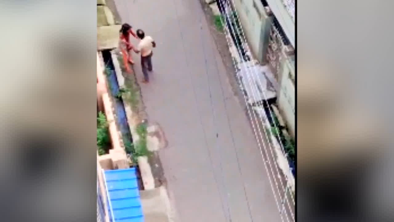 West Bengal Girlfriend Murder Subhash Das : बीच सड़क प्रेमी ने उठाया खौफनाक कदम! बचाने पहुंचे लोगों के साथ भी कर डाला ऐसा काम, Video देख दहल जाएंगे