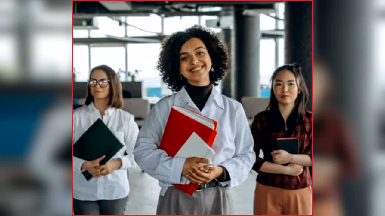 High Paying Jobs For Women: न नौकरी का ज्यादा तनाव, न कमाई की चिंता! पैसे के साथ मिलेगा सुकून और सम्मान, महिलाओं के लिए ये करियर ऑप्शन है बेस्ट