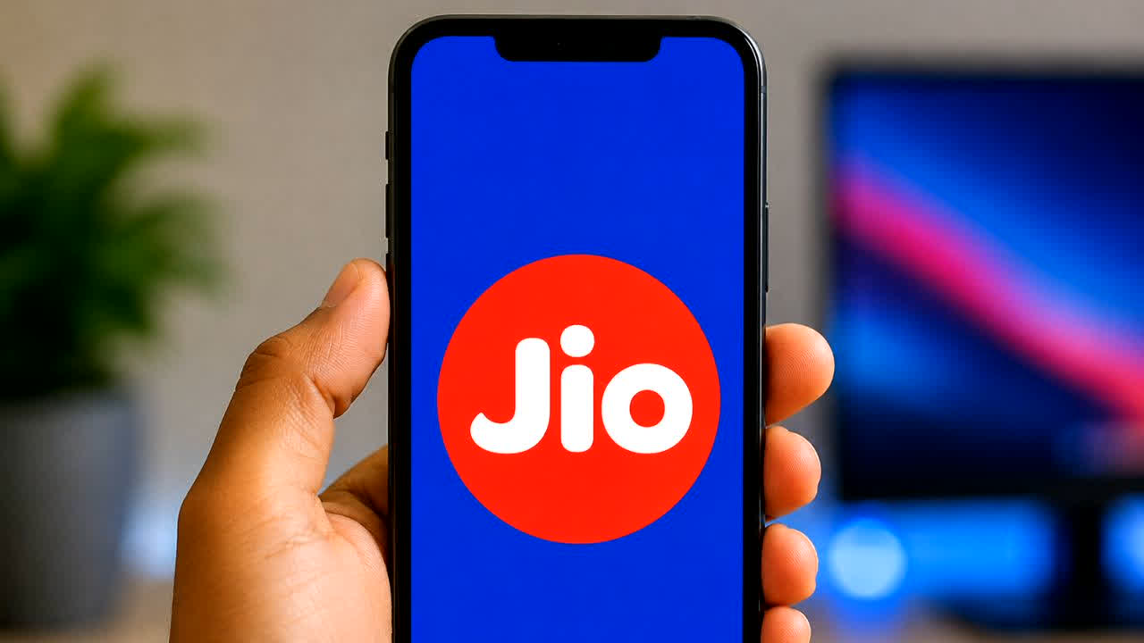 Jio Cheapest Plan: धड़ाधड़ रिचार्ज करा रहे Jio का ये सबसे सस्ता प्लान! दो नंबर चलाने वालों के लिए 200 रुपये से कम में पूरा 28 दिन का इंतजाम