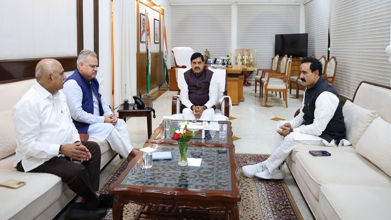 Narottam Mishra Latest News: नरम पड़े नरोत्तम मिश्रा के रूख! सीएम हाउस से निकलकर बोले- कार्यकर्ता की हैसियत से करूंगा काम, इधर इस्तीफों पर BJP अध्यक्ष ने दिया दो टूक जवाब