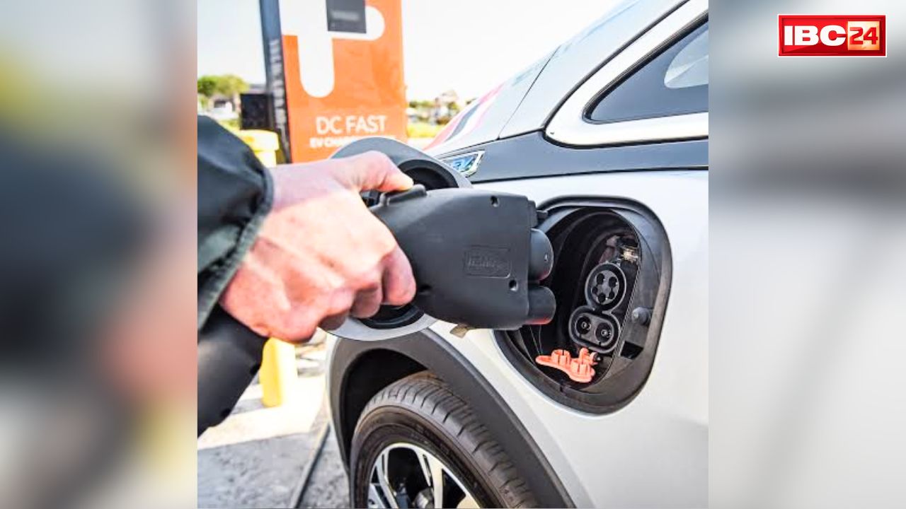 New Delhi Electric Vehicle Policy: अगले साल से बंद हो जाएगा पेट्रोल वाहनों का रजिस्ट्रेशन?.. राज्य भर में लगाए जायेंगे 32 हजार EV चार्जिंग प्वाइंट्स, नई पॉलिसी को मिली मंजूरी
