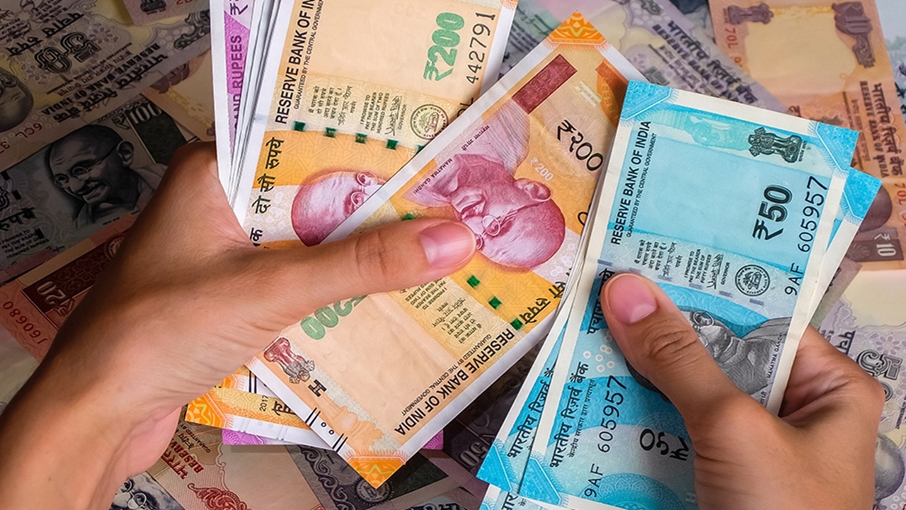 Salary Hike News: प्रदेश के सरकारी कर्मचारियों का बढ़ेगा वेतन! सरकार ने बनाई हाईलेवल कमेटी, इतने दिनों के अंदर आएगी समिति की रिपोर्ट