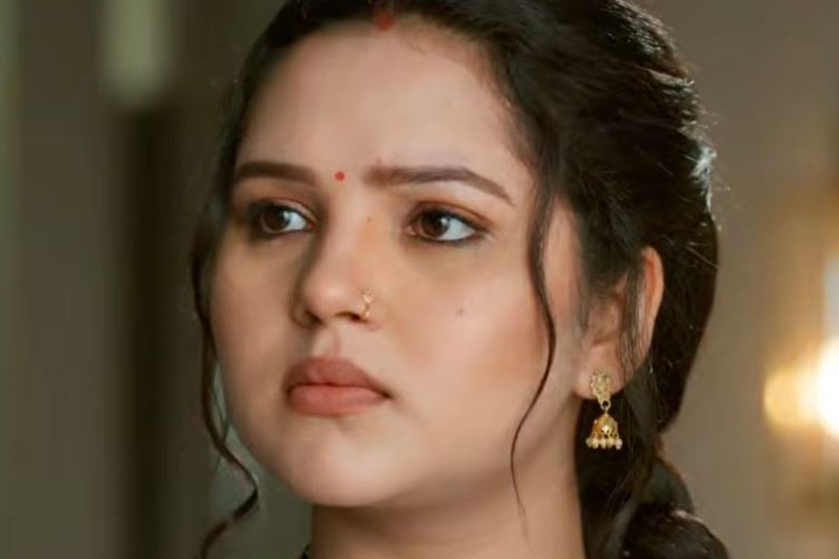 Vasudha: सदमे की आग में झुलसती वसुधा! क्या देव के पक्के सबूतों को झुठलाकर अपनी आँखों पर पट्टी बांधेगी वसुधा या फिर टूट जाएगा विश्वास?