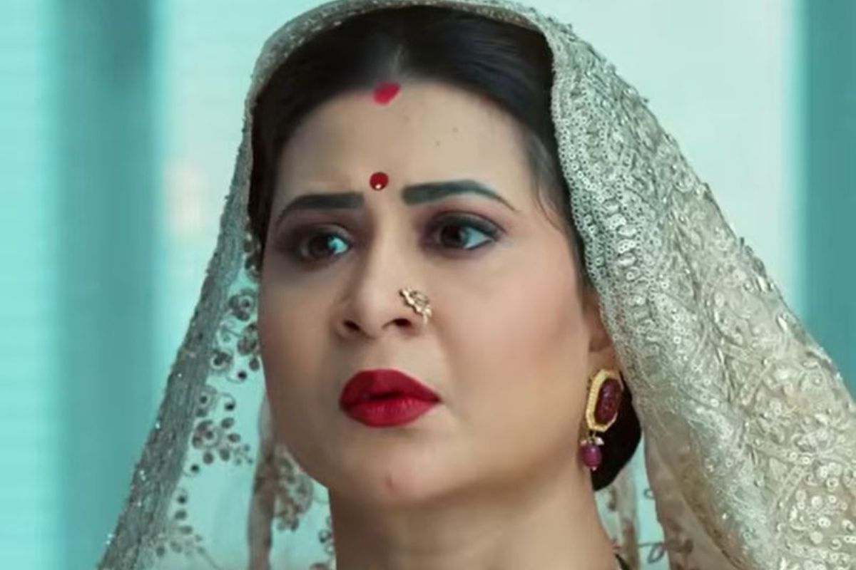 Vasudha: चौहान परिवार पर टूटा दुखों का पहाड़! ज़िंदगी और मौत के बीच झूलती संतोष.. क्या अपनी माँ की असली दुश्मन को बेनक़ाब कर पाएगा देव?