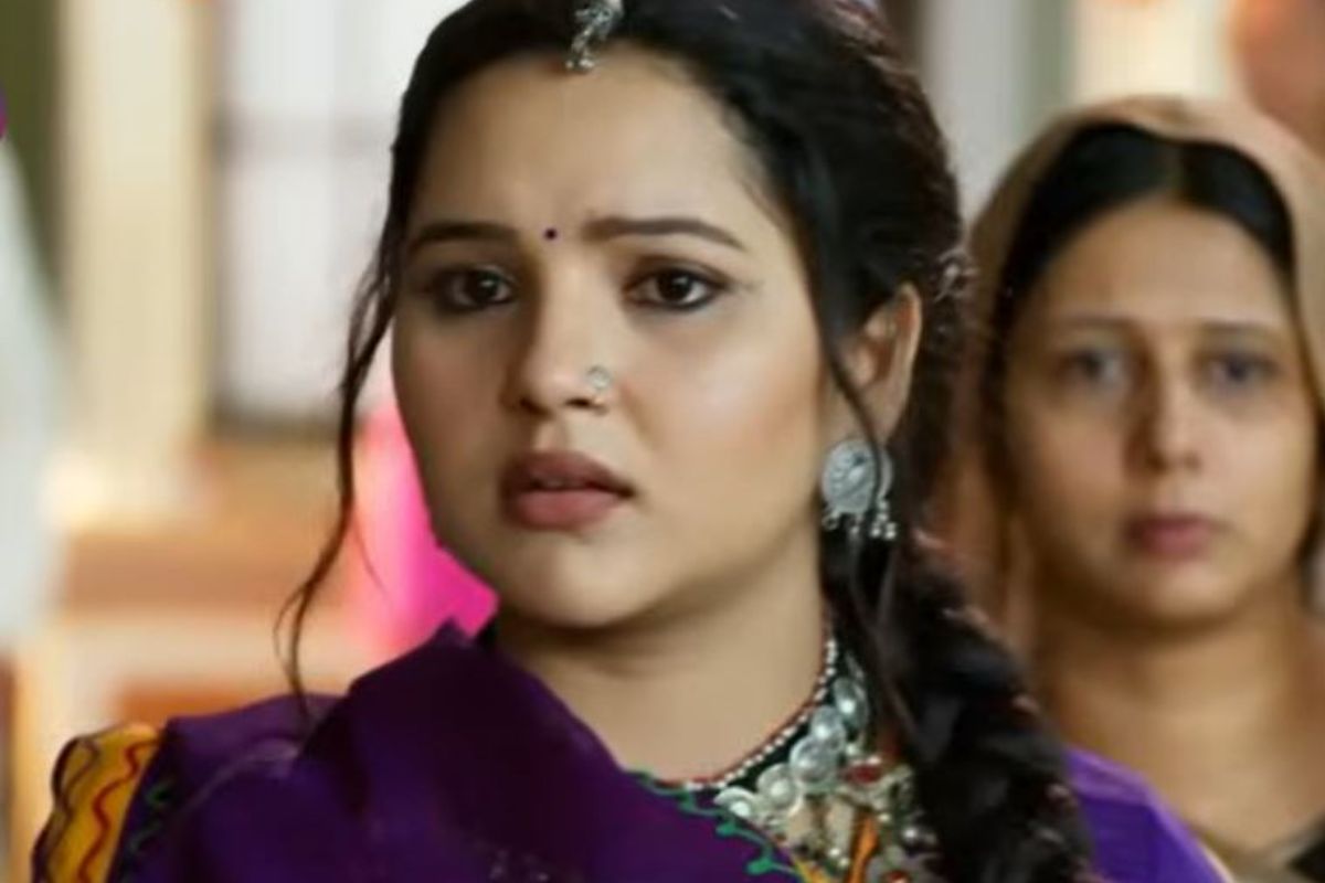 Vasudha: गुंडों के चक्रव्यूह में फंसे देव और वसुधा! क्या इस खूनी षड्यंत्र के पीछे छुपी, उस रहस्यमयी महिला का पर्दाफाश कर पाएगी वसुधा?