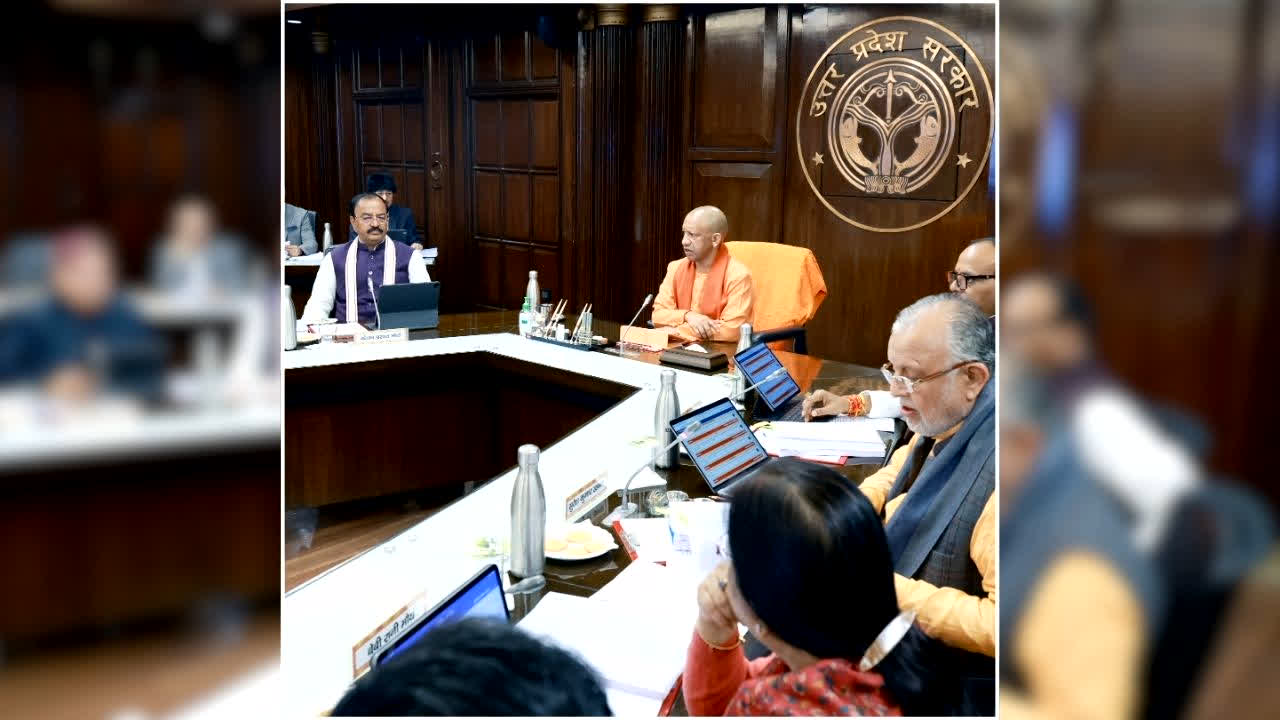 Yogi Cabinet Meeting 2026: प्रदेश की होनहार छात्राओं को मिलेगी फ्री स्कूटी, पढ़िए योगी कैबिनेट के 16 बड़े फैसले