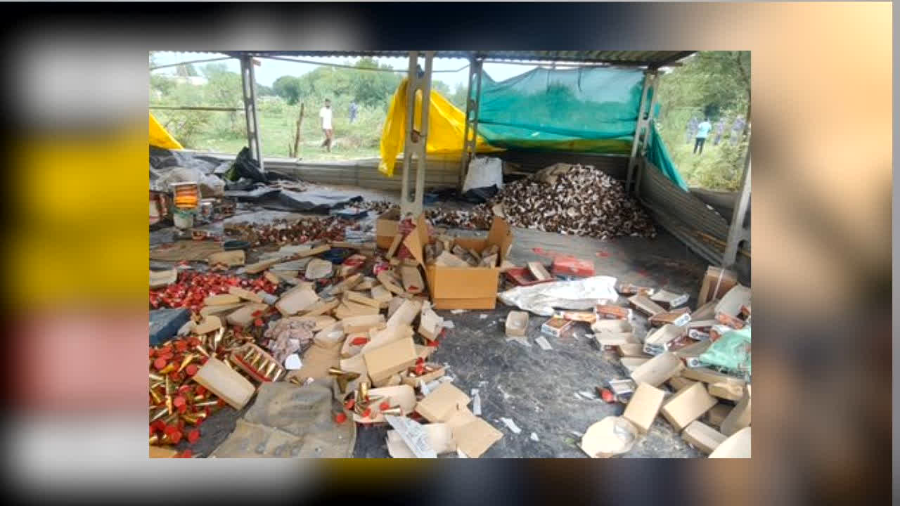 Ahmedabad Firecracker Factory Blast: 8 लोगों की दर्दनाक मौत से दहल उठा पूरा इलाका.. यहाँ पटाखा फैक्ट्री में भीषण धमाका, PM मोदी ने भी जताया दुःख