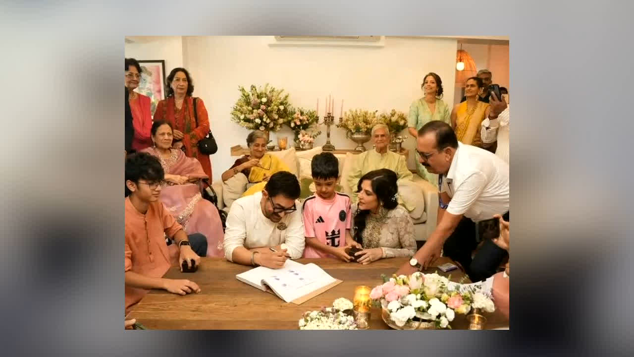 Aamir Khan Gauri Spratt Wedding : तीसरी बार दूल्हा बनने आमिर खान! शादी के बाद पैपराजी तक पहुंची ये खास चीज, सामने आया पहला Video