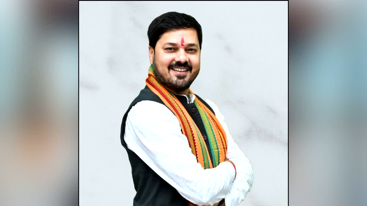 Anuj Sharma Social Media Trolling: छत्तीसगढ़ के इस BJP विधायक की सोशल मीडिया पर अमर्यादित ट्रोलिंग.. हाईकोर्ट से लगाई गुहार, अब जारी किया गया संस्थाओं को सख्त नोटिस