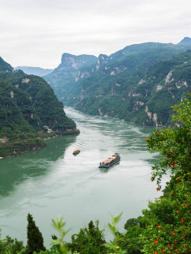 China Deepest River: चीन की इस नदी की गहराई मापना आसान नहीं! आखिर पानी के नीचे छिपा है क्या बड़ा राज?
