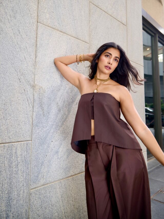 Pooja Hegde New Look: चॉकलेटी ड्रेस, दिलकश अंदाज और Pooja Hegde का जादू.. तस्वीरें देख हो जाएंगे फिदा!