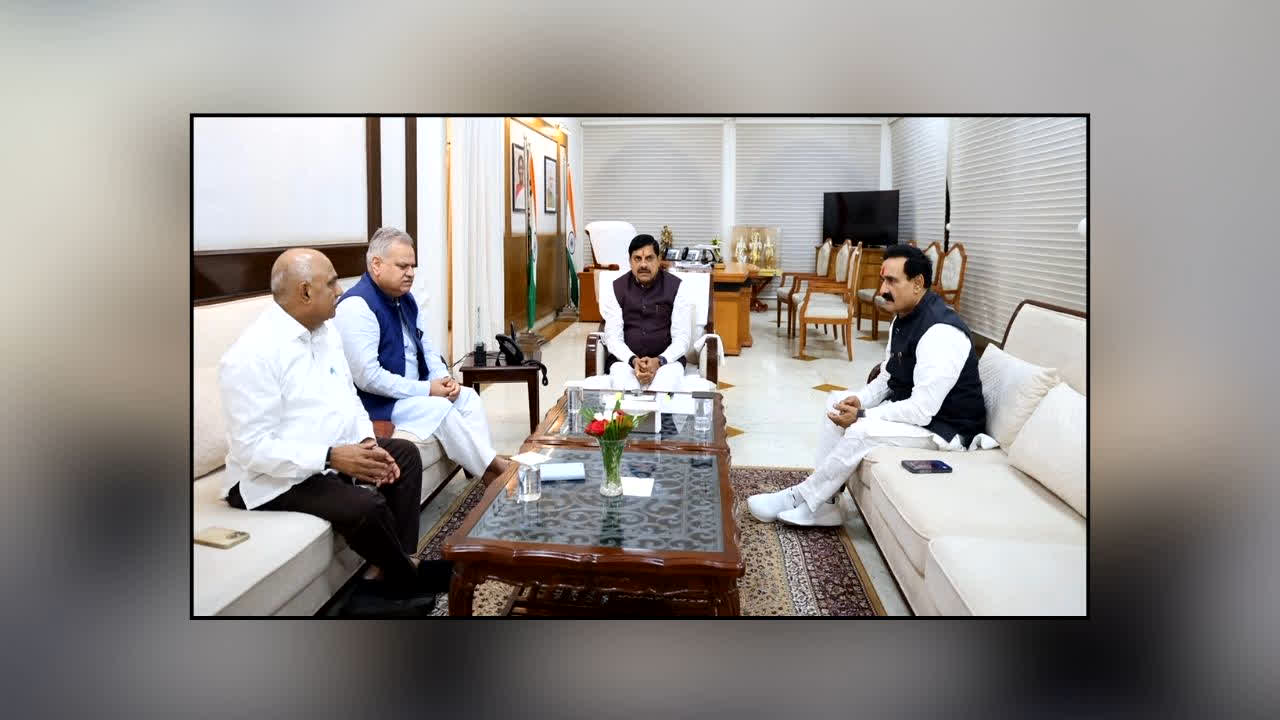 Narottam Mishra Delhi Visit : अमित शाह के करीबी डॉ. नरोत्तम मिश्रा दिल्ली रवाना! टिकट कटने के बाद क्या आलाकमान के सामने रखेंगे अपनी बात?