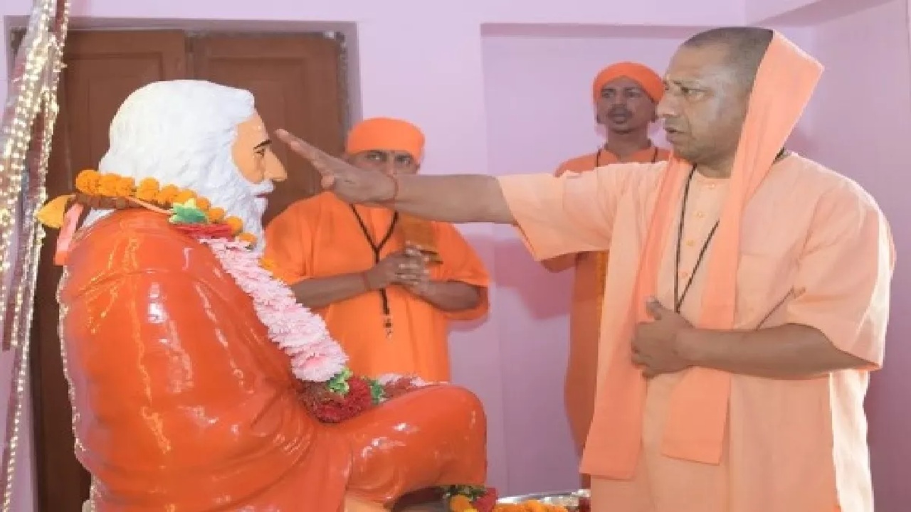 Guru Purnima 2026: गुरु और शिष्य दोनों भूमिका में दिखेंगे सीएम योगी, गुरु पूर्णिमा पर गोरखनाथ मंदिर में होगा भव्य आयोजन, यहां देखें पूरा शेड्यूल