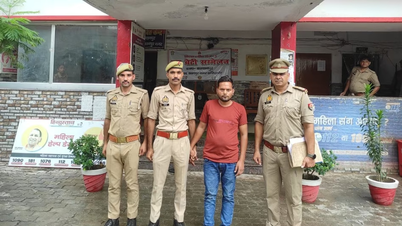UP Crime News: बॉथरूम में नहा रही साली का बनाया वीडियो, फिर वायरल करने की धमकी दे रहा था जीजा, परेशान युवती ने उठाया ये खौफनाक कदम